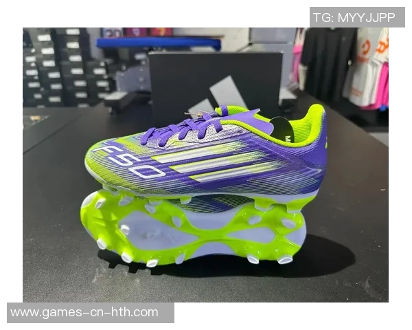 探索阿迪达斯高端足球鞋的科技与设计完美结合的魅力与性能