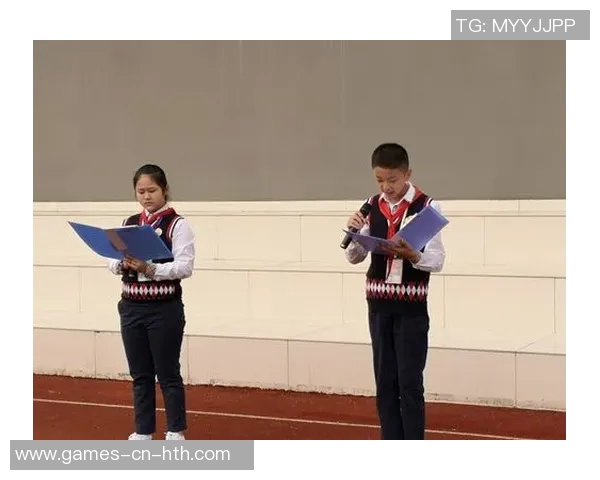 足球赛场上的国歌旋律与爱国情怀交织的动人瞬间